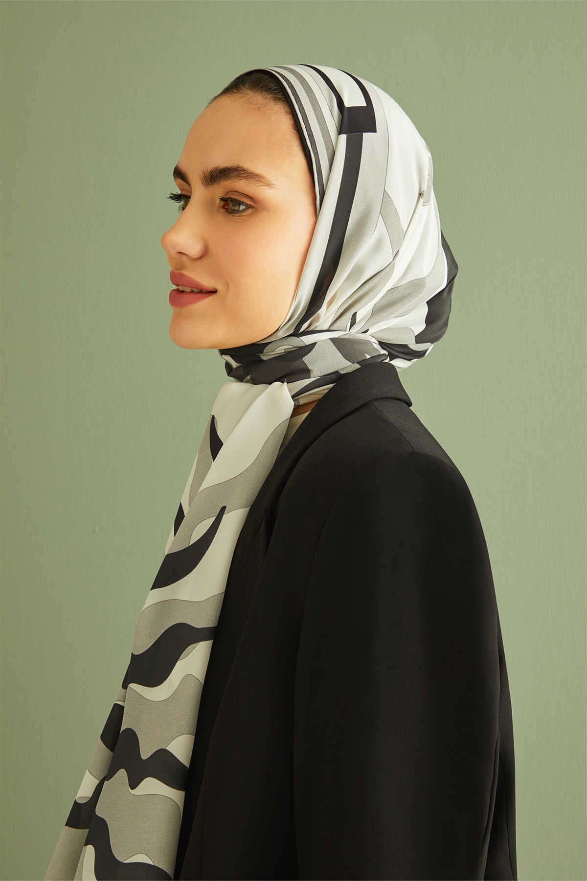 Şalimar Beyaz Krep İpek Şal 70x210