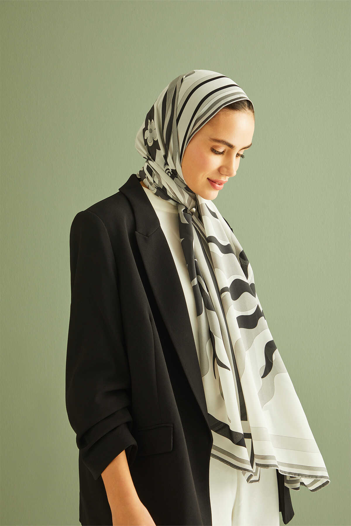 Şalimar Beyaz Krep İpek Şal 70x210