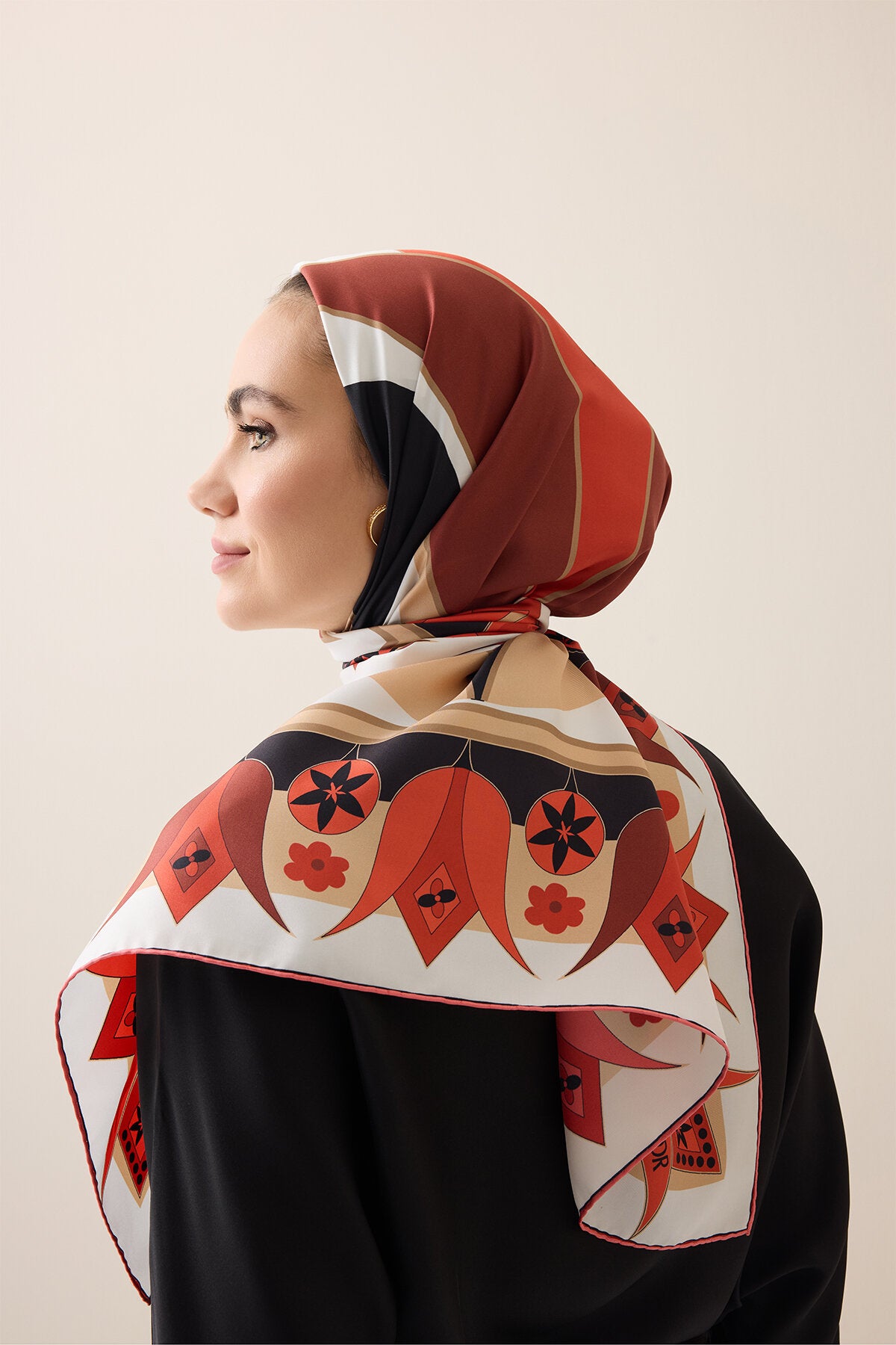 Tek Lale Kırmızı-Bej Tivil İpek Eşarp 90x90