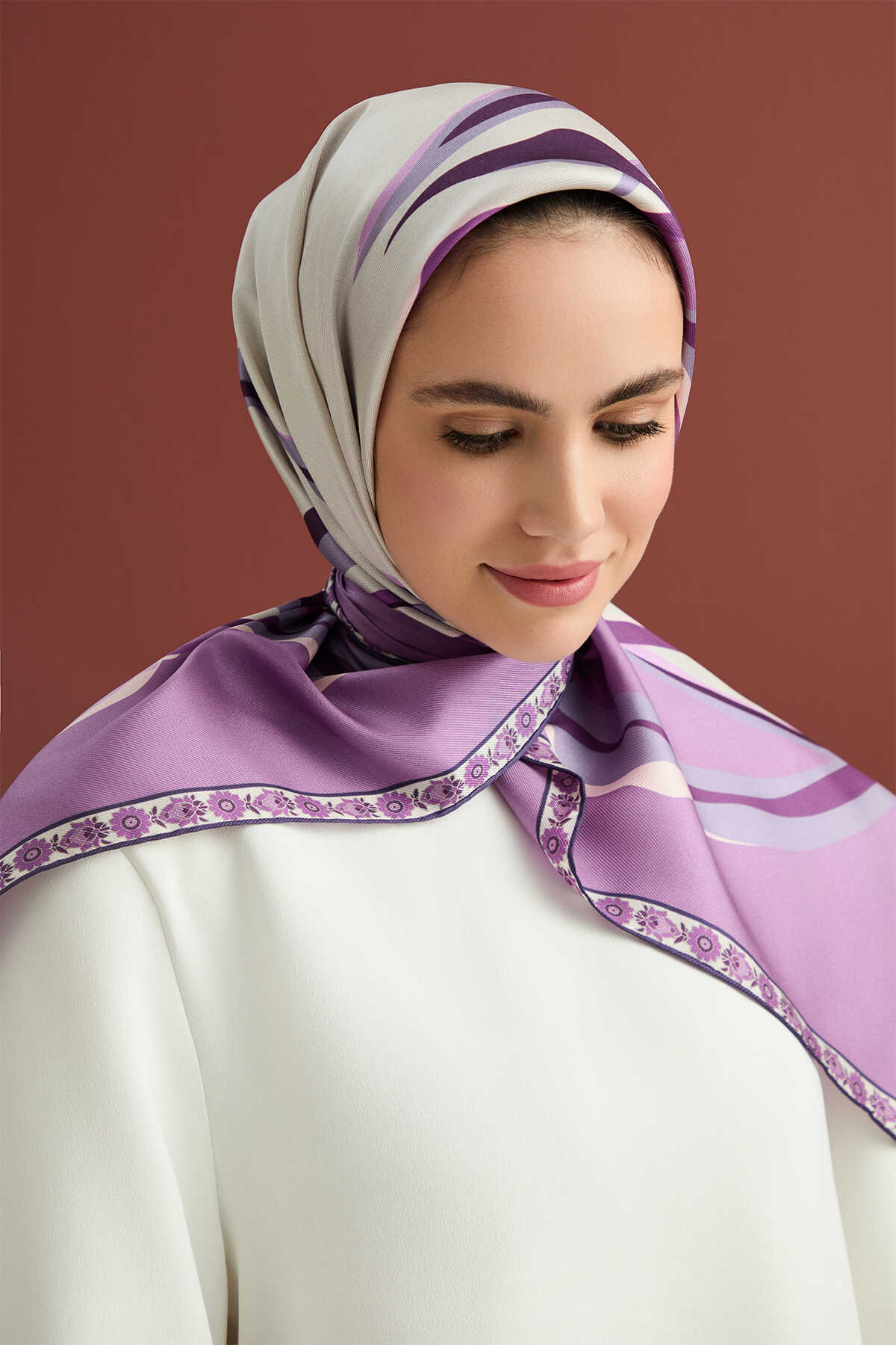 Ters Lale Lila Tivil İpek Eşarp 90x90