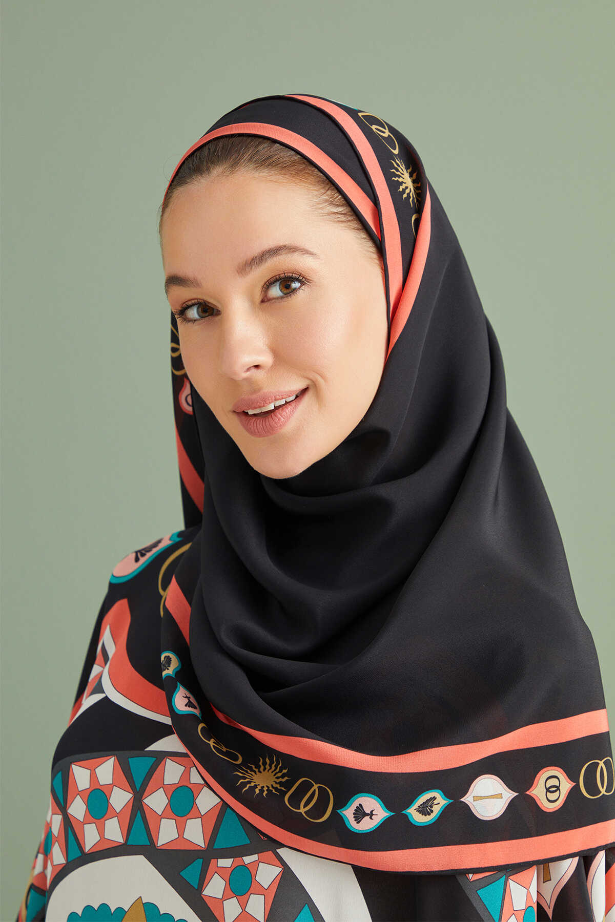 Üç Papatya Siyah Krep İpek Kaftan Şalı 70x210