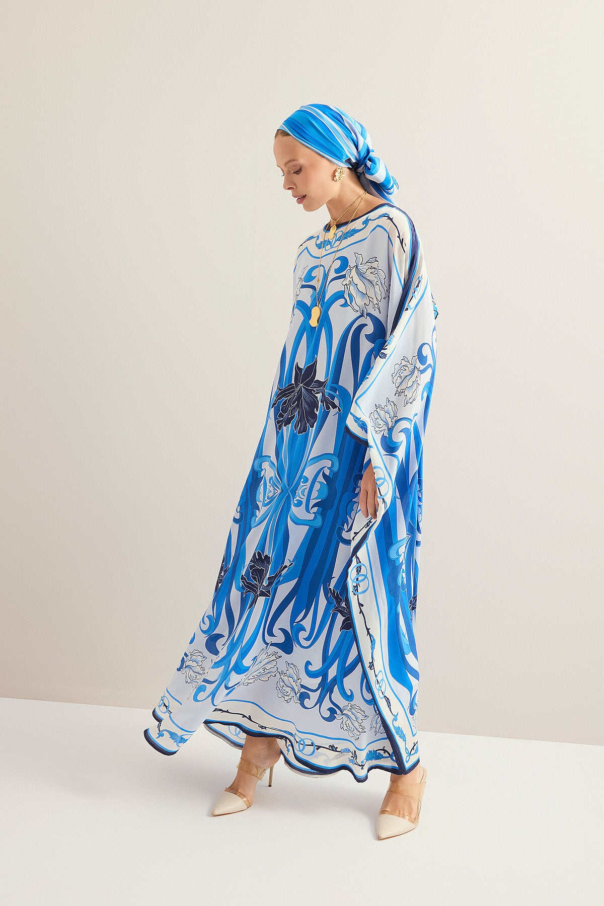 Yeni Dünya Mavi Krep İpek Kaftan