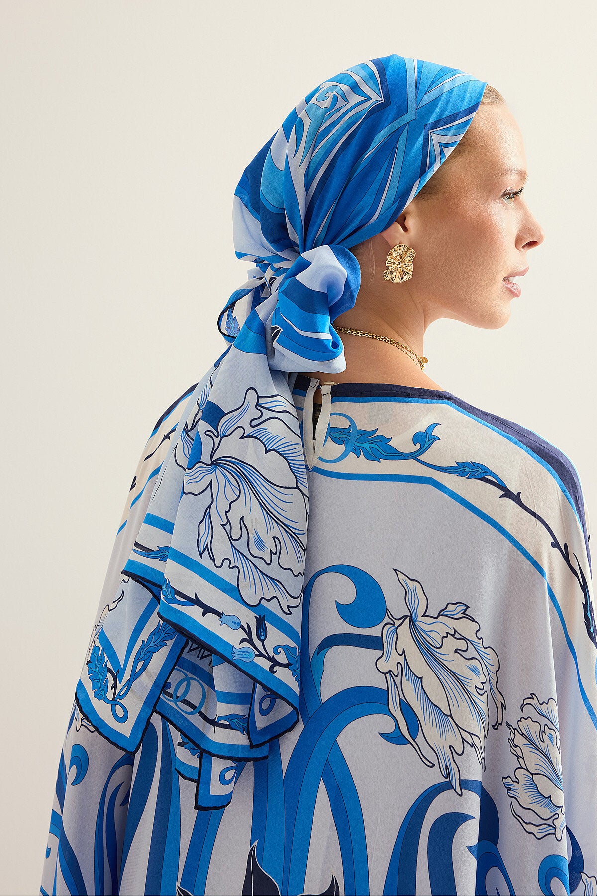Yeni Dünya Mavi Krep İpek Kaftan Şalı 70x210