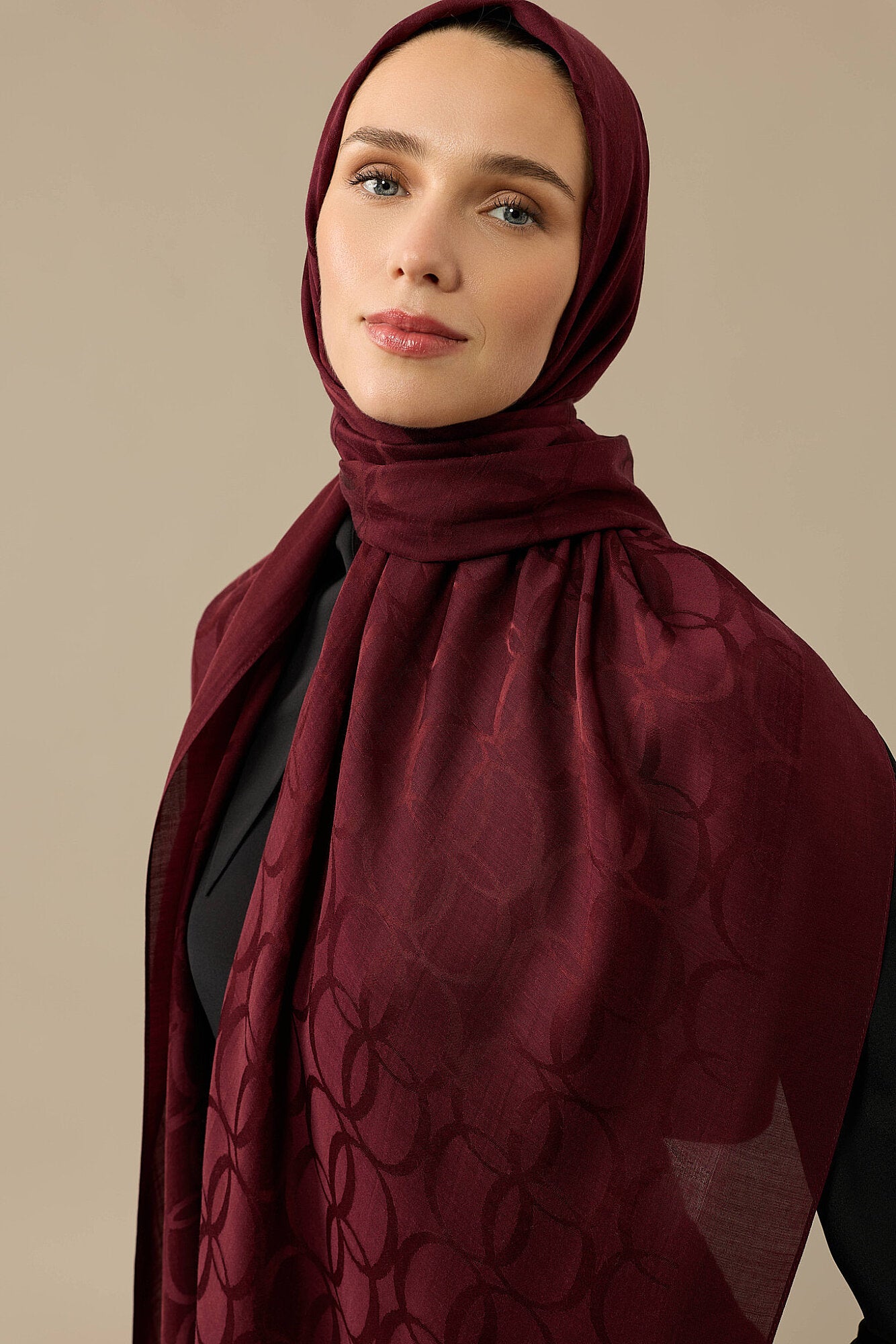 Yonca Logo Vişne Naia Jakar İpek Şal 70x210